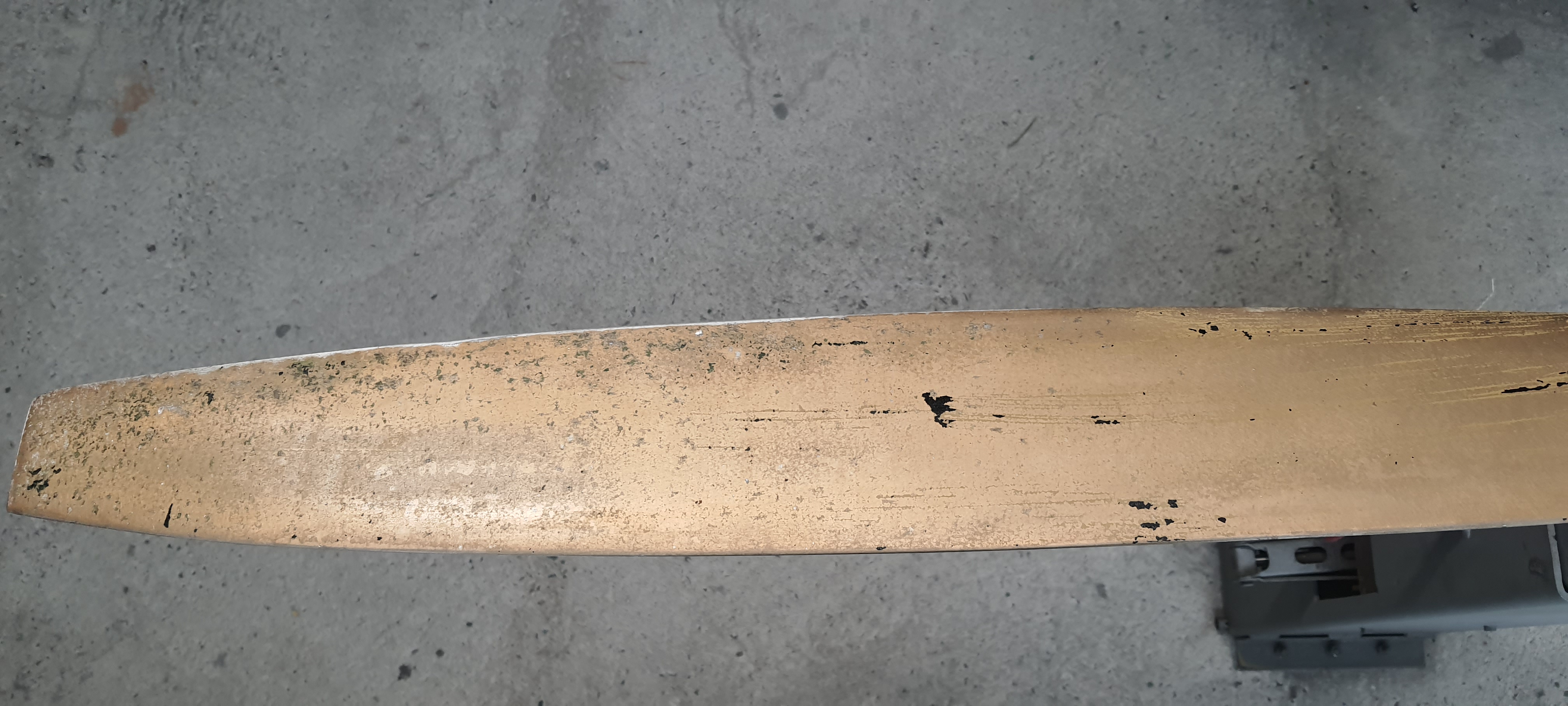 Blade before sanding - Airservices France