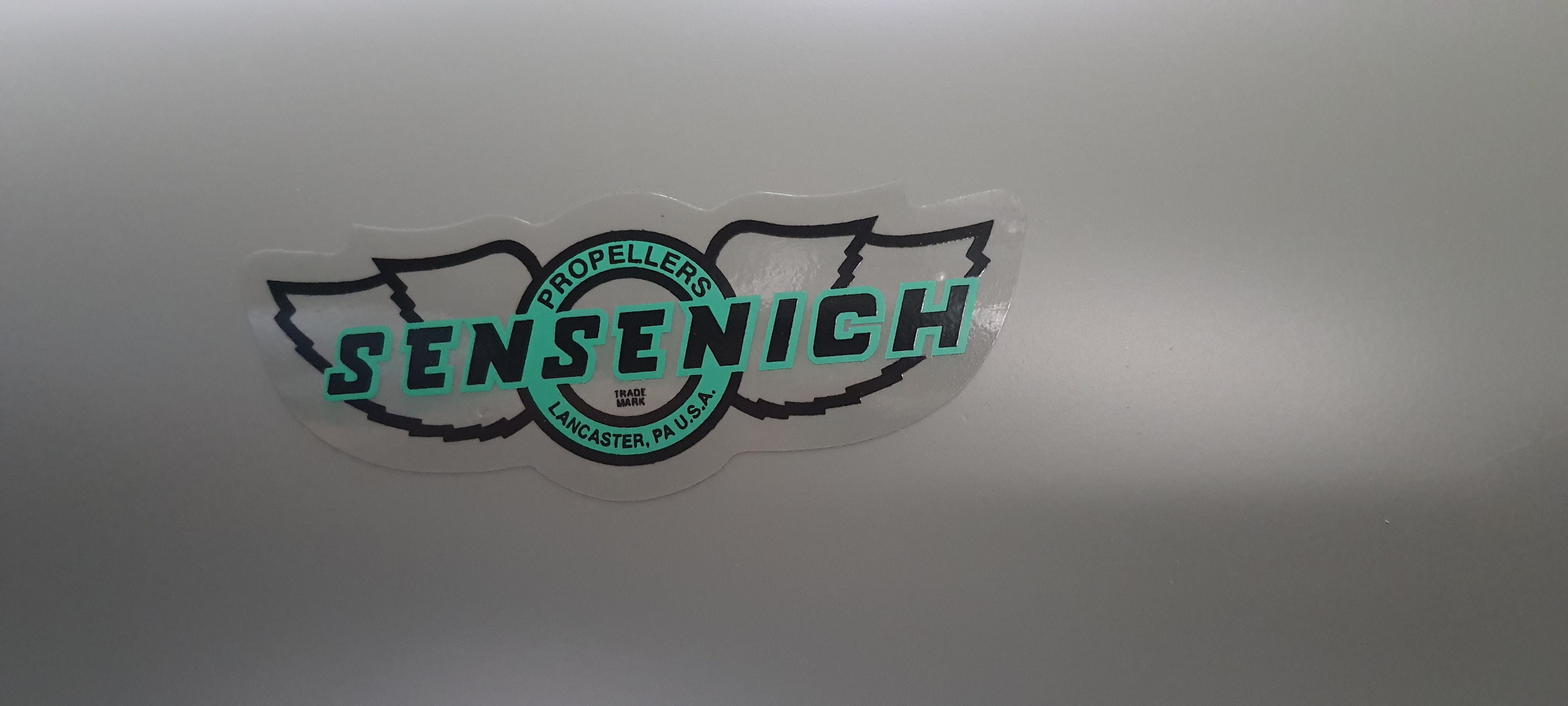 Logo of Sensenich propeller manufacturer - Airservices France